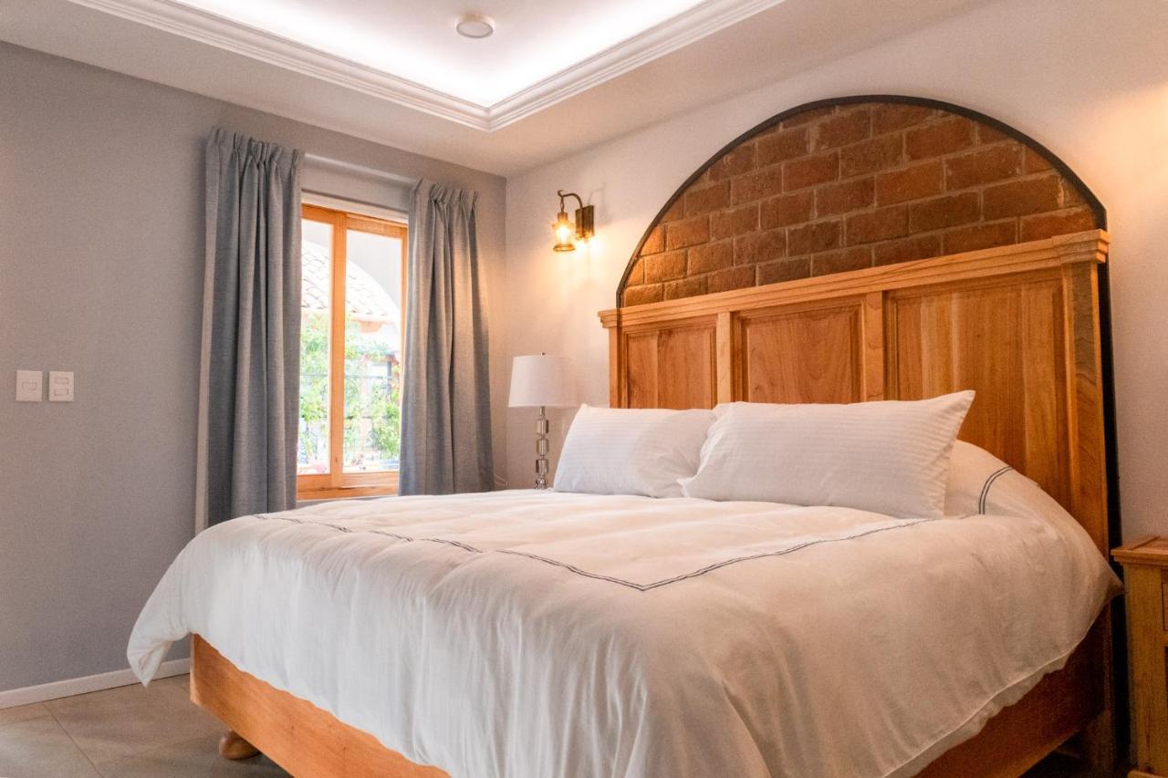Отель Hacienda Valentino Сан-Кристобаль-де-Ла-Касас Экстерьер фото